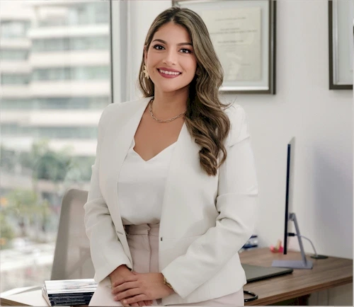 Dra. Carolina Mora, ginecóloga y mastóloga en Guayaquil y Samborondón
