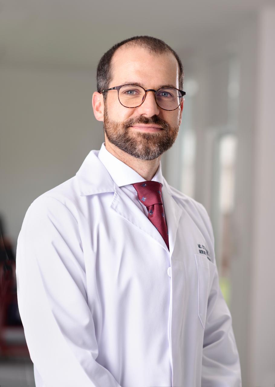 DR. ESTEBAN TORAL