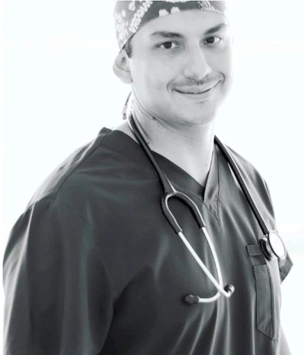 Dr. Harry Velásquez, ginecólogo en Guayaquil y Samborondón