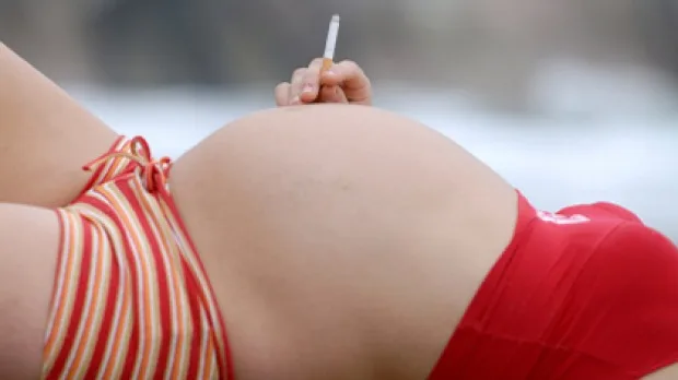 Imagen del artículo Cuáles son las consecuencias el consumo de alcohol y cigarrillos durante el embarazo ?